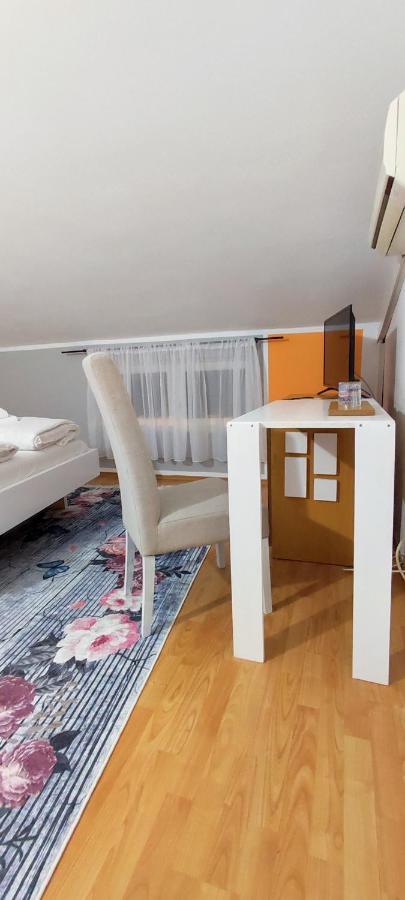 Villa Monera Apartments & Rooms & Free Garage Мостар Екстериор снимка