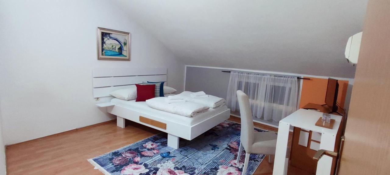 Villa Monera Apartments & Rooms & Free Garage Мостар Екстериор снимка
