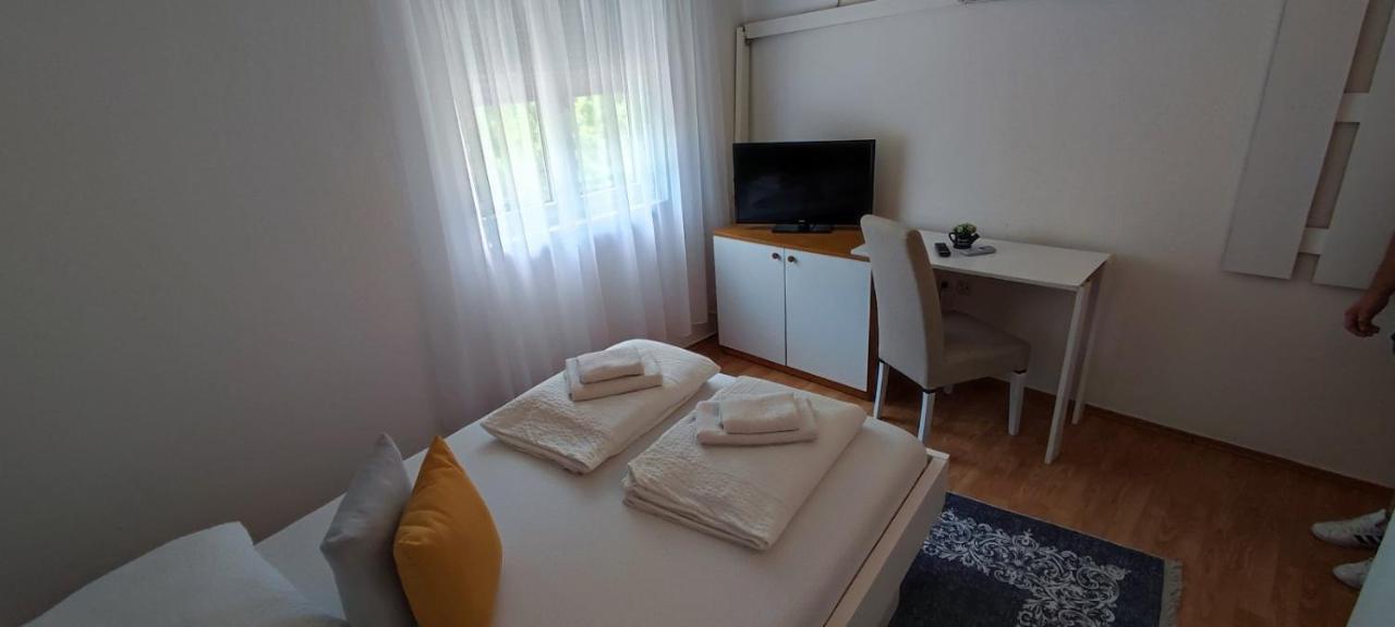 Villa Monera Apartments & Rooms & Free Garage Мостар Екстериор снимка