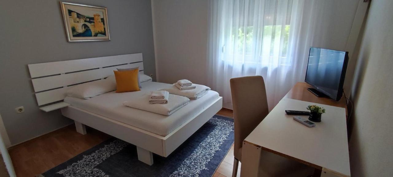 Villa Monera Apartments & Rooms & Free Garage Мостар Екстериор снимка
