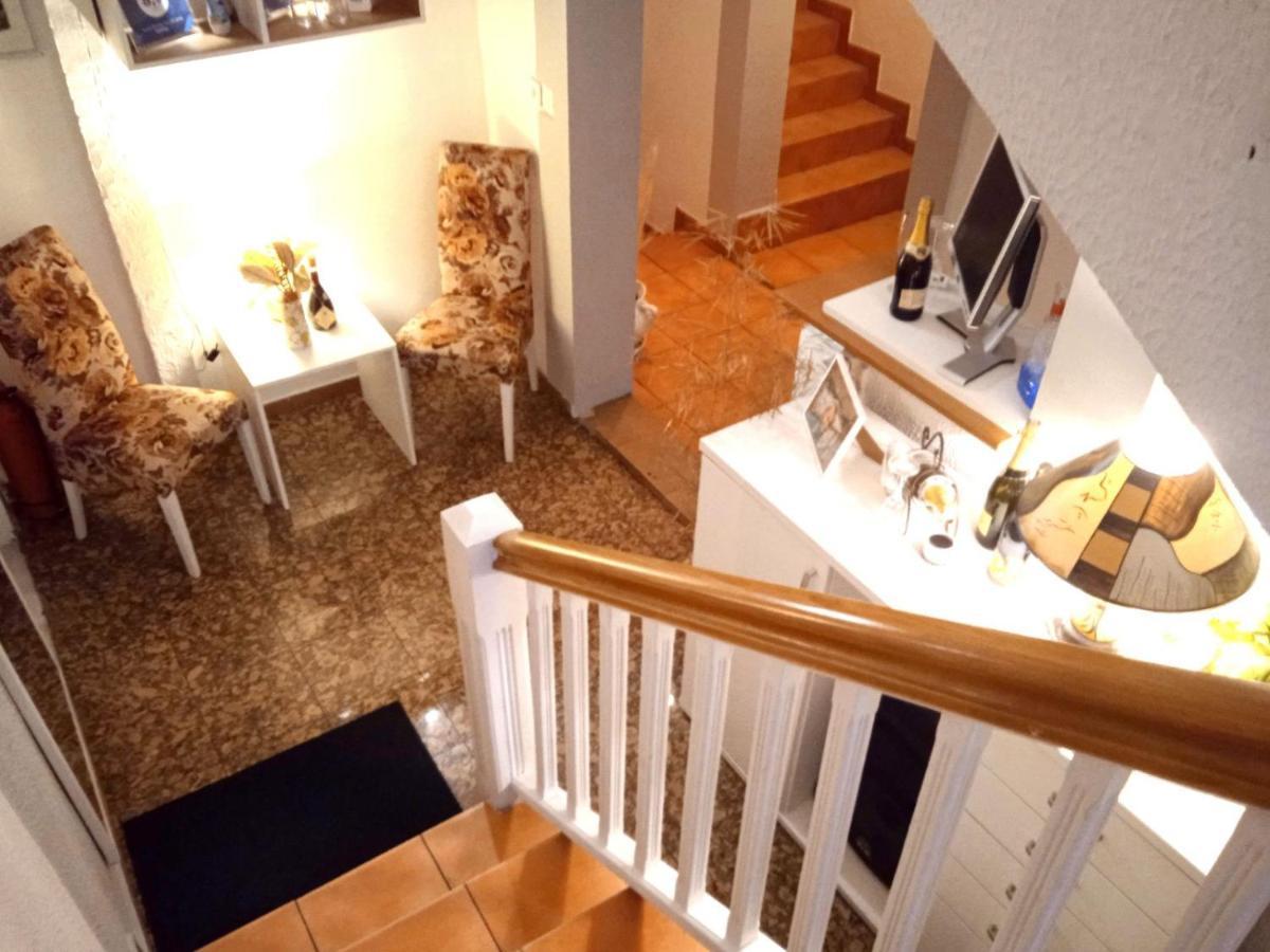 Villa Monera Apartments & Rooms & Free Garage Мостар Екстериор снимка