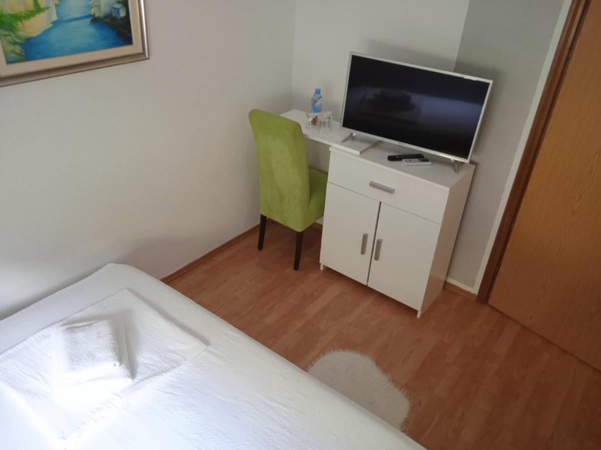 Villa Monera Apartments & Rooms & Free Garage Мостар Екстериор снимка