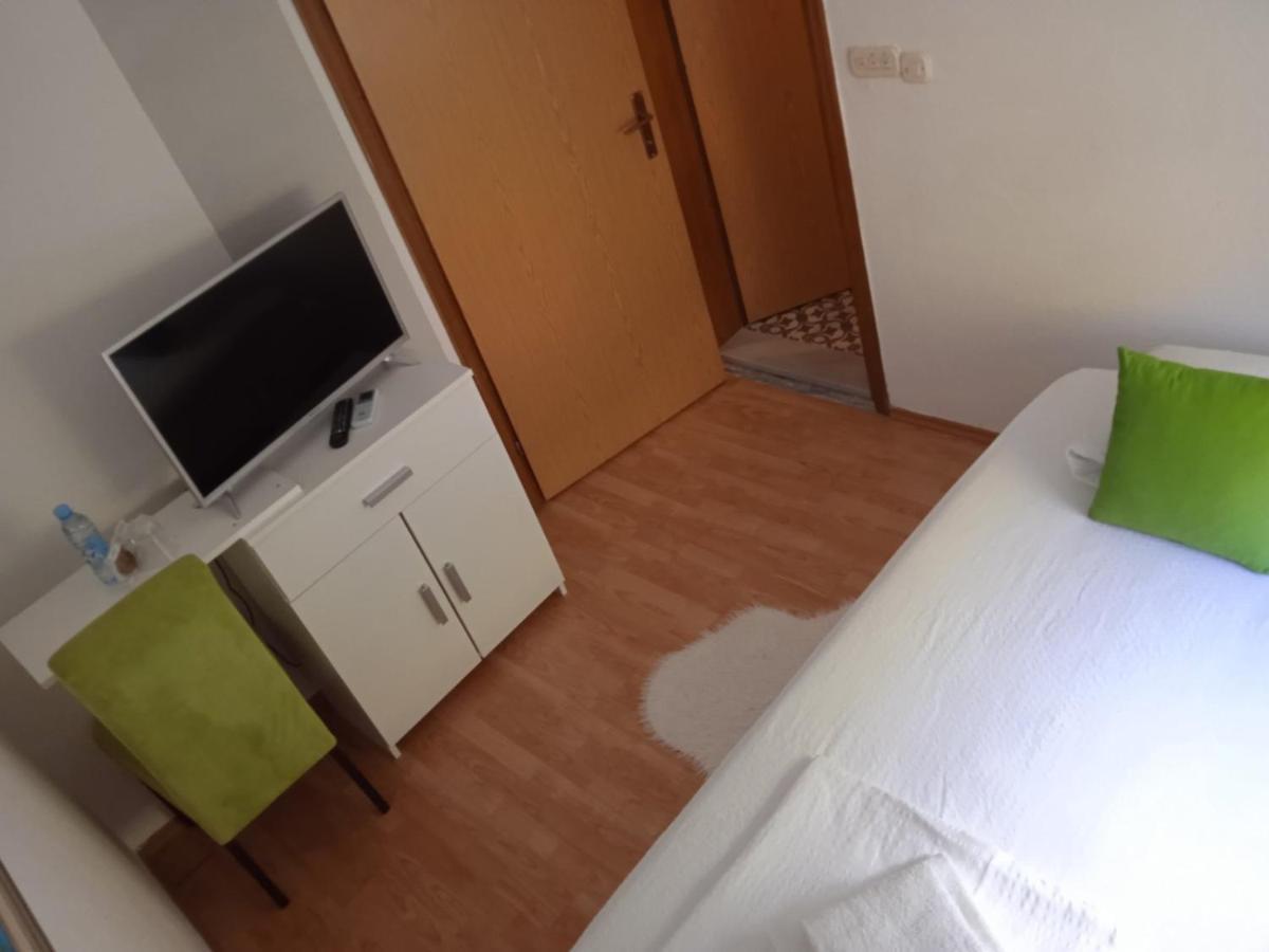 Villa Monera Apartments & Rooms & Free Garage Мостар Екстериор снимка