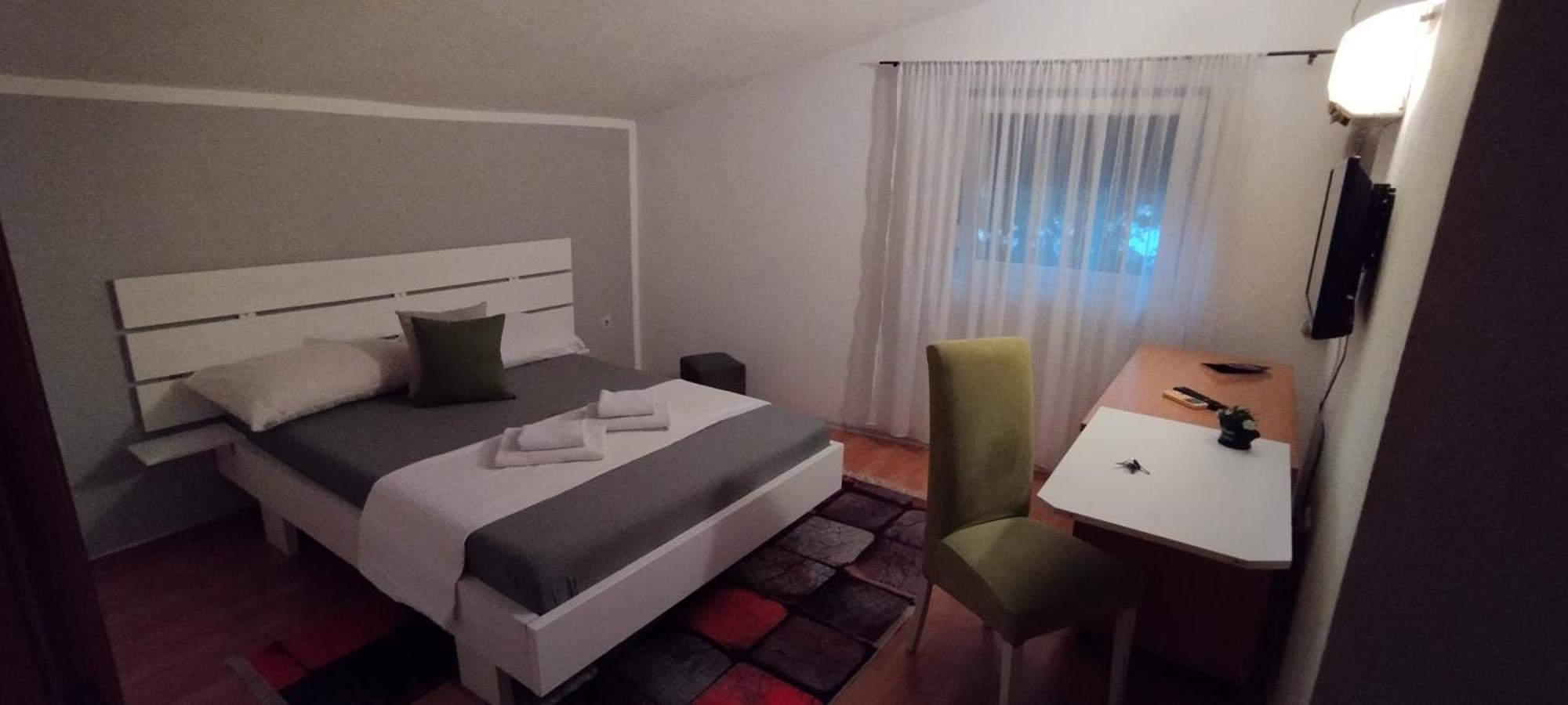 Villa Monera Apartments & Rooms & Free Garage Мостар Екстериор снимка